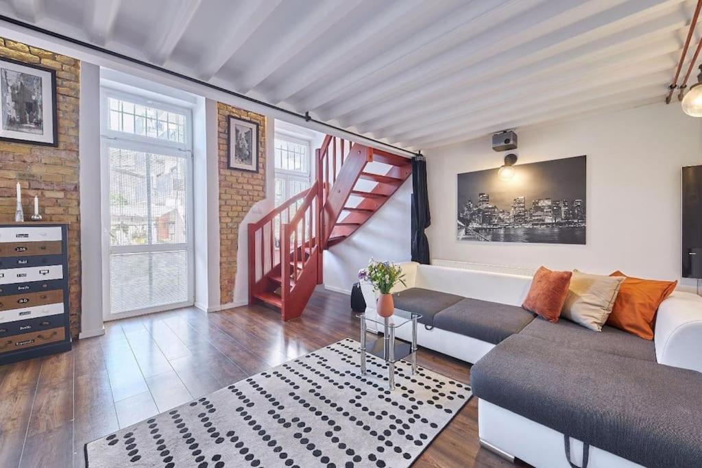 Cozy Loft With Terrace In The City Center Apartment