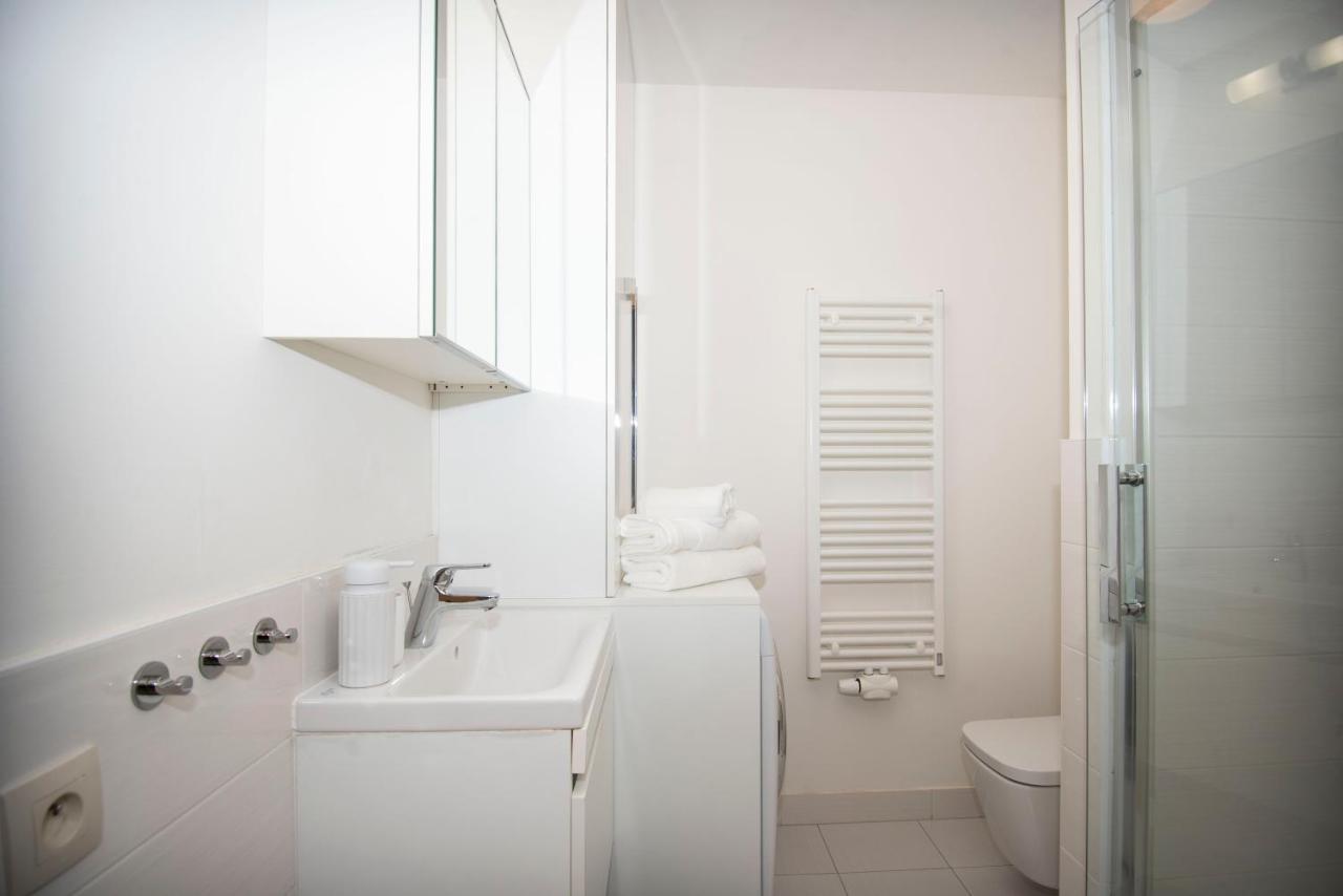 Luxury 1bdrm On The 28th Floor Apartment *