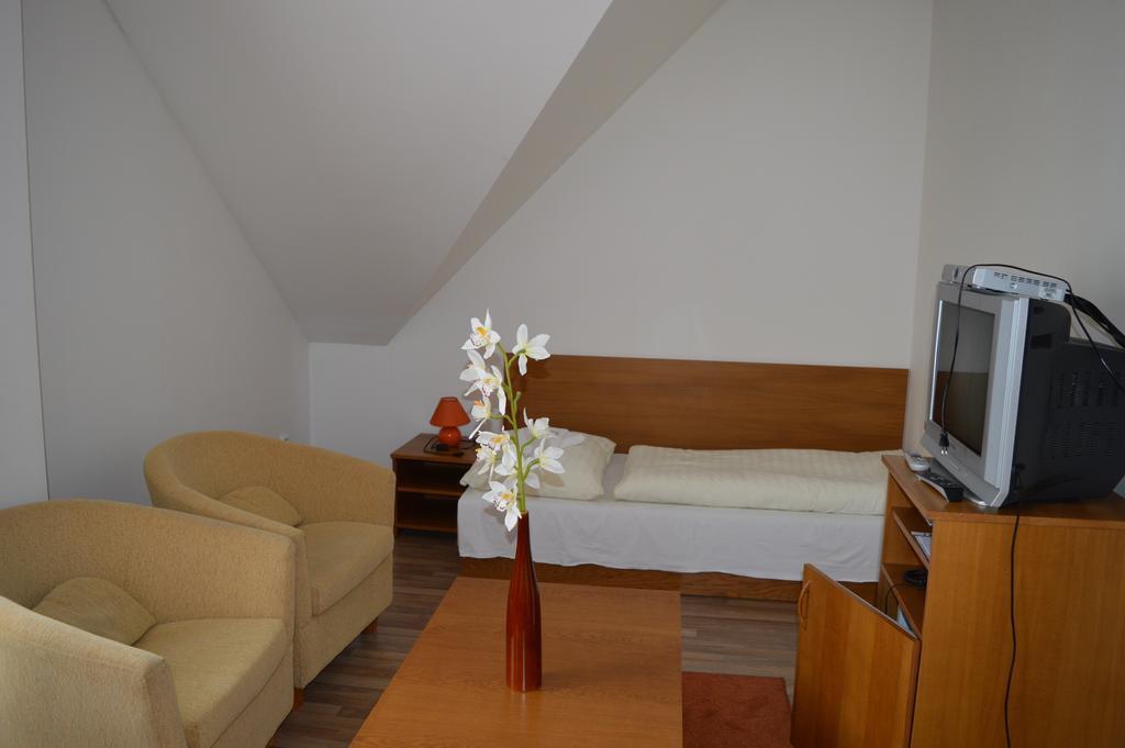 Akademik Hotel
