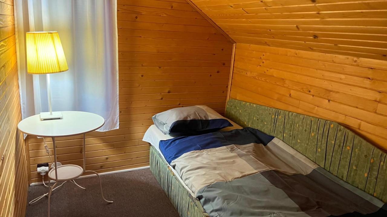 Botel Houseboat - Beacon Of Happiness *