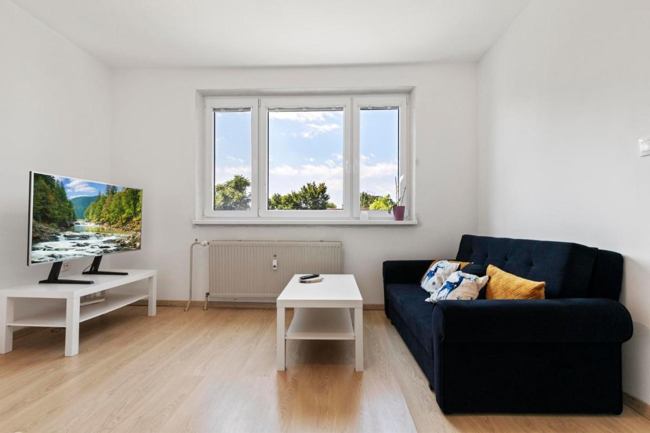 20 Minutes From Center W Netflix, Coffee Or Tea & Parking