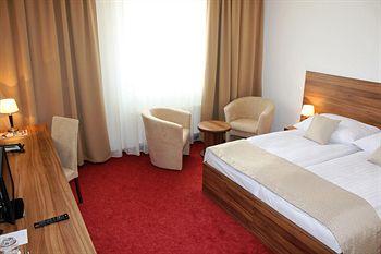 Hotel Saffron 4*