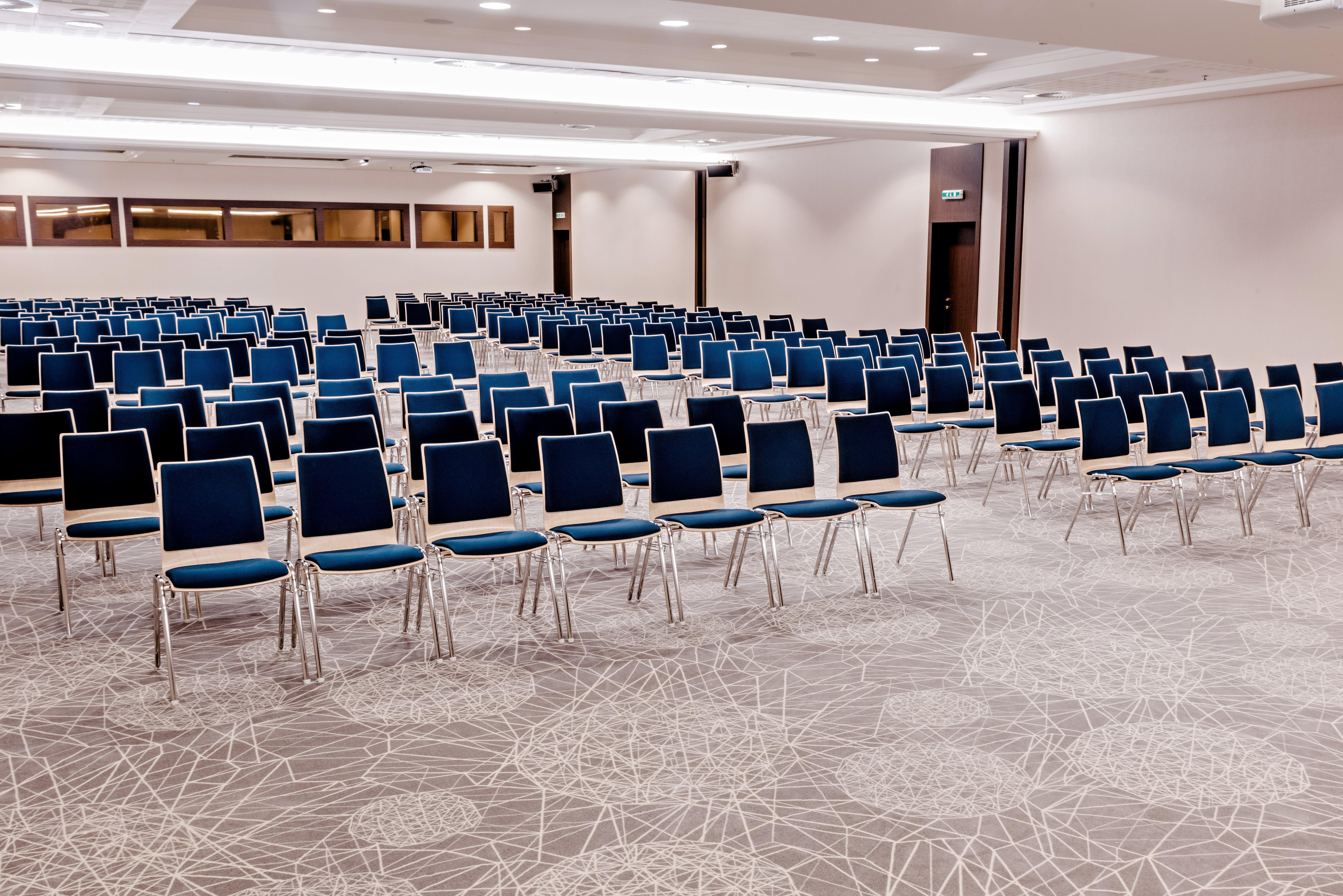 Crowne Plaza By Ihg 4*