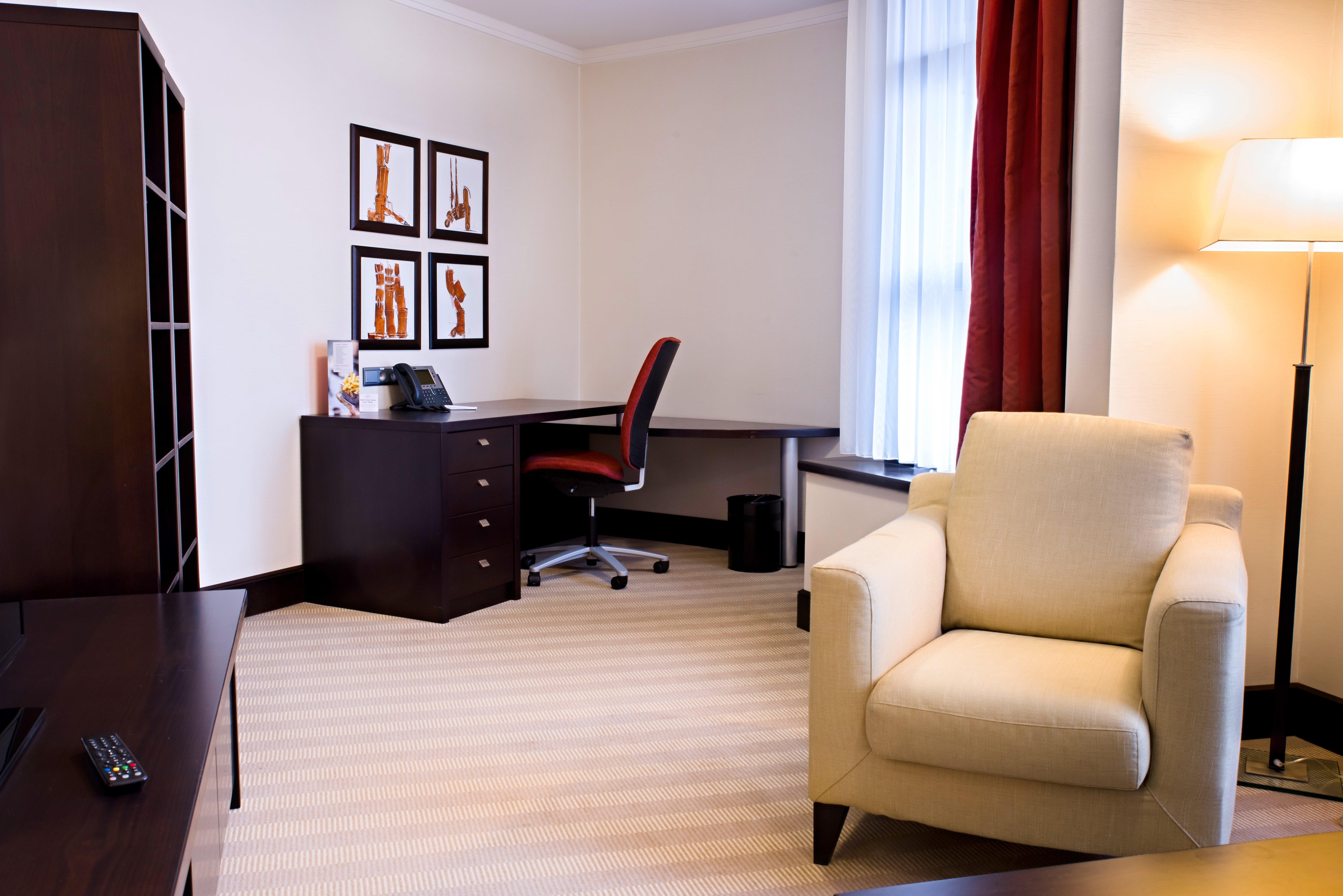 Crowne Plaza By Ihg Hotel