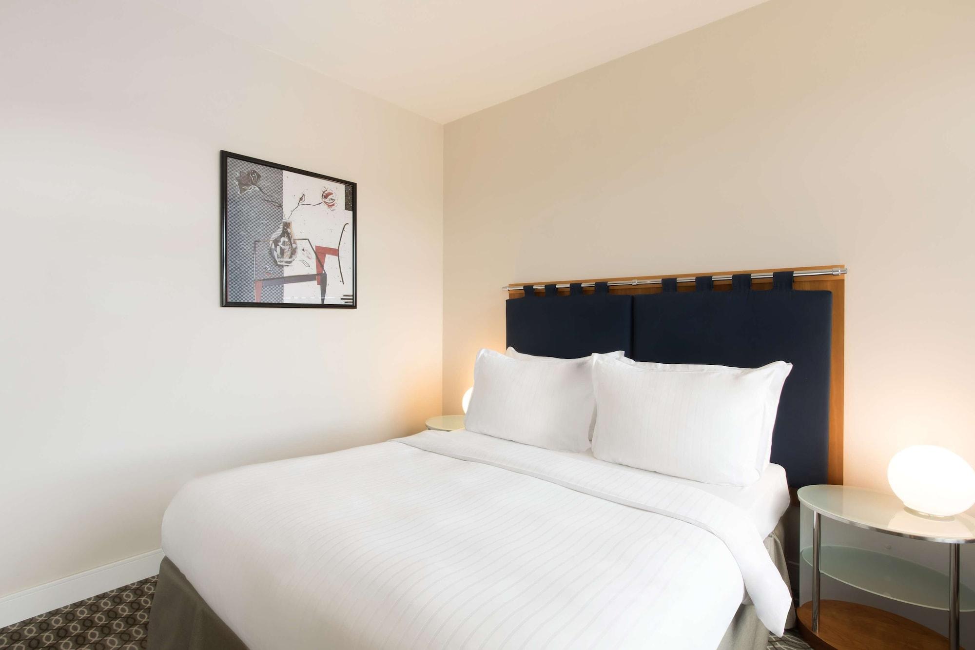 Hotel Radisson Blu Carlton Hotel, 4*
