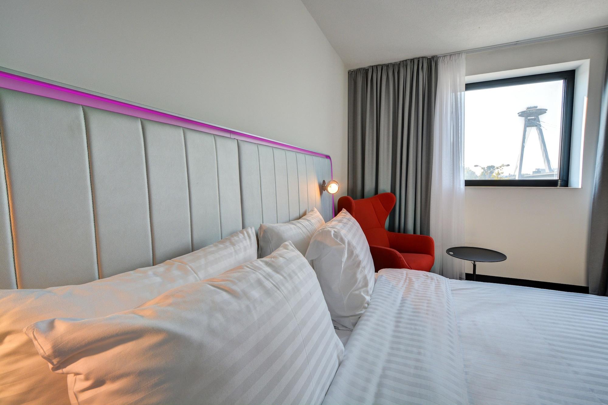 Hotel Park By Radisson Danube 4*