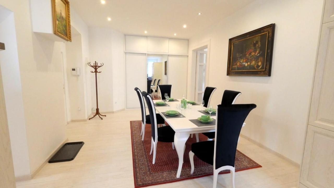 Velky 3i Apartman V Centre Mesta Apartment