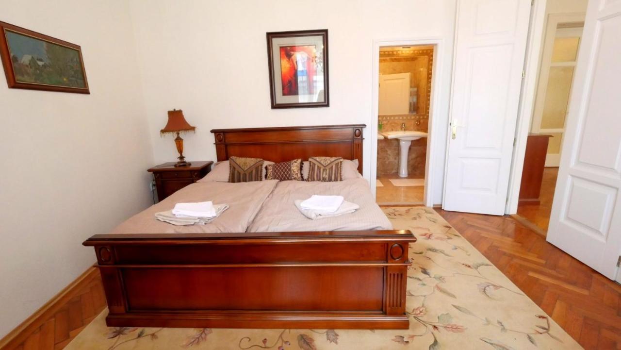 Velky 3i Apartman V Centre Mesta Apartment *