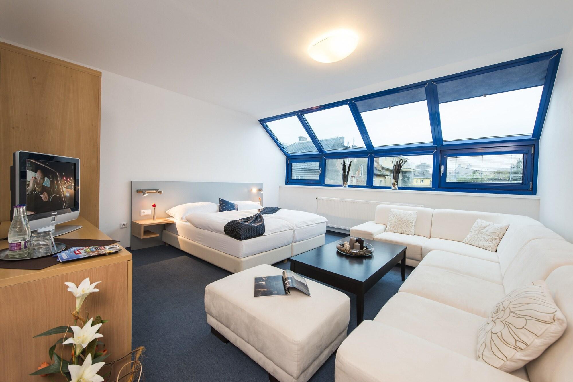Hotel Felicity Garni 3*