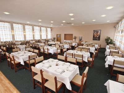 Hotel Plus Hotel
