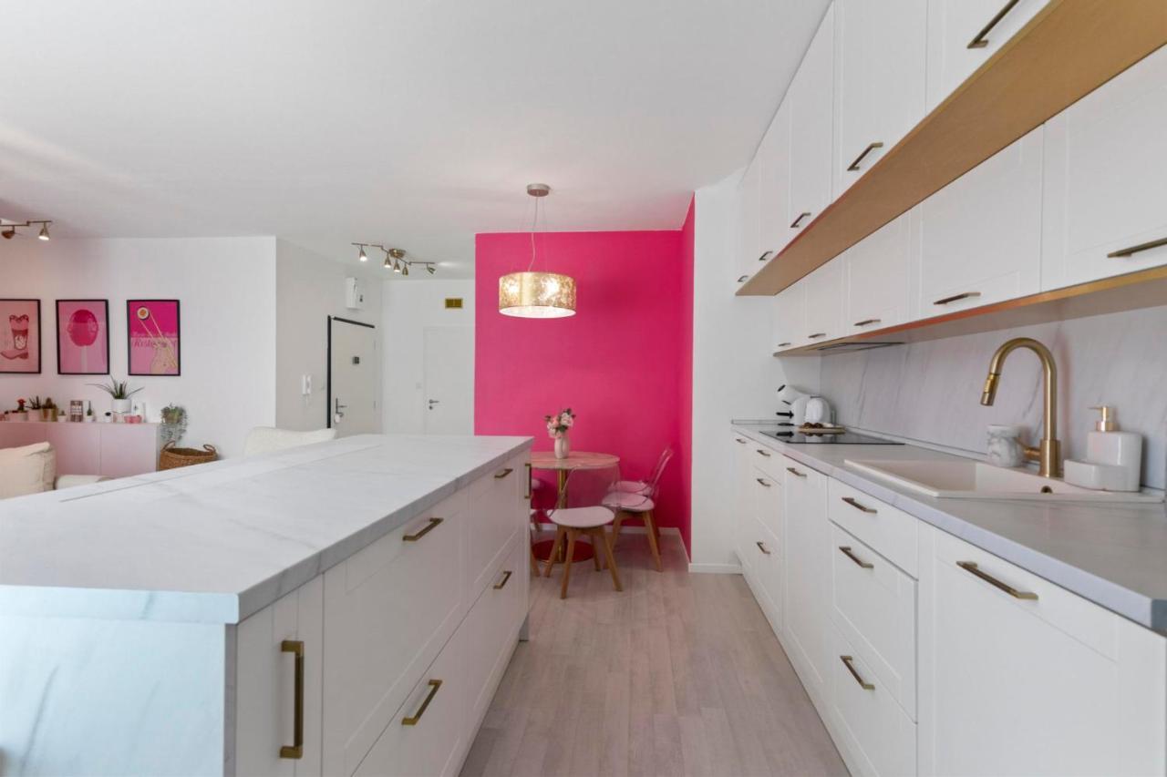 Lam Pink - Jacuzzi - Ac - Ps4 * Bratislava