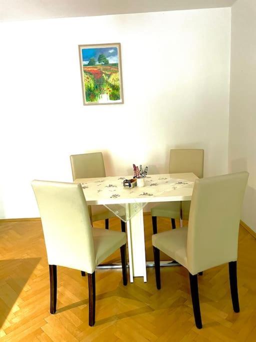 Apartment 2,5 Izbovy V Ruzinove S Parkovanim Zdarma