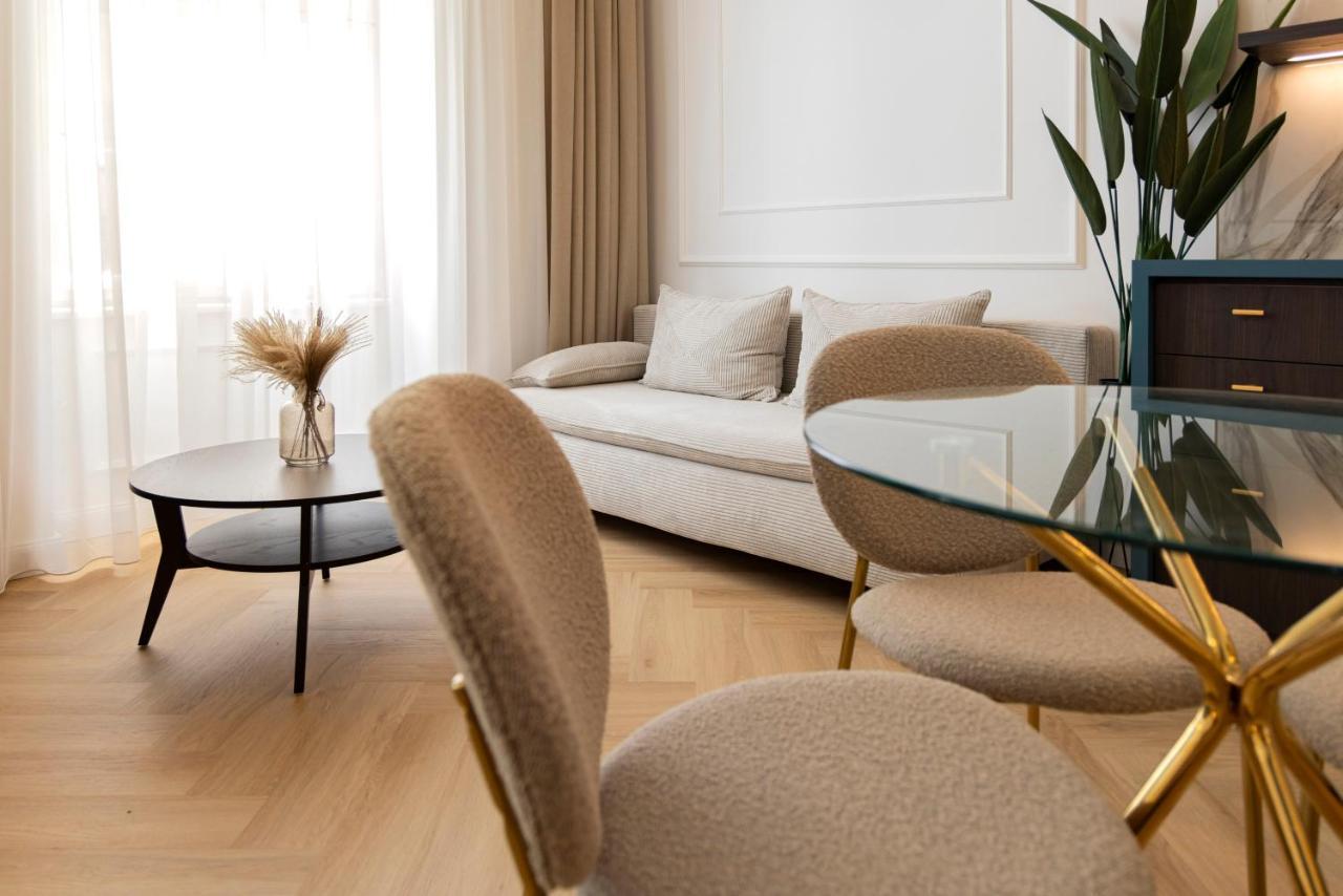 Geneve - Old Town Apartment *