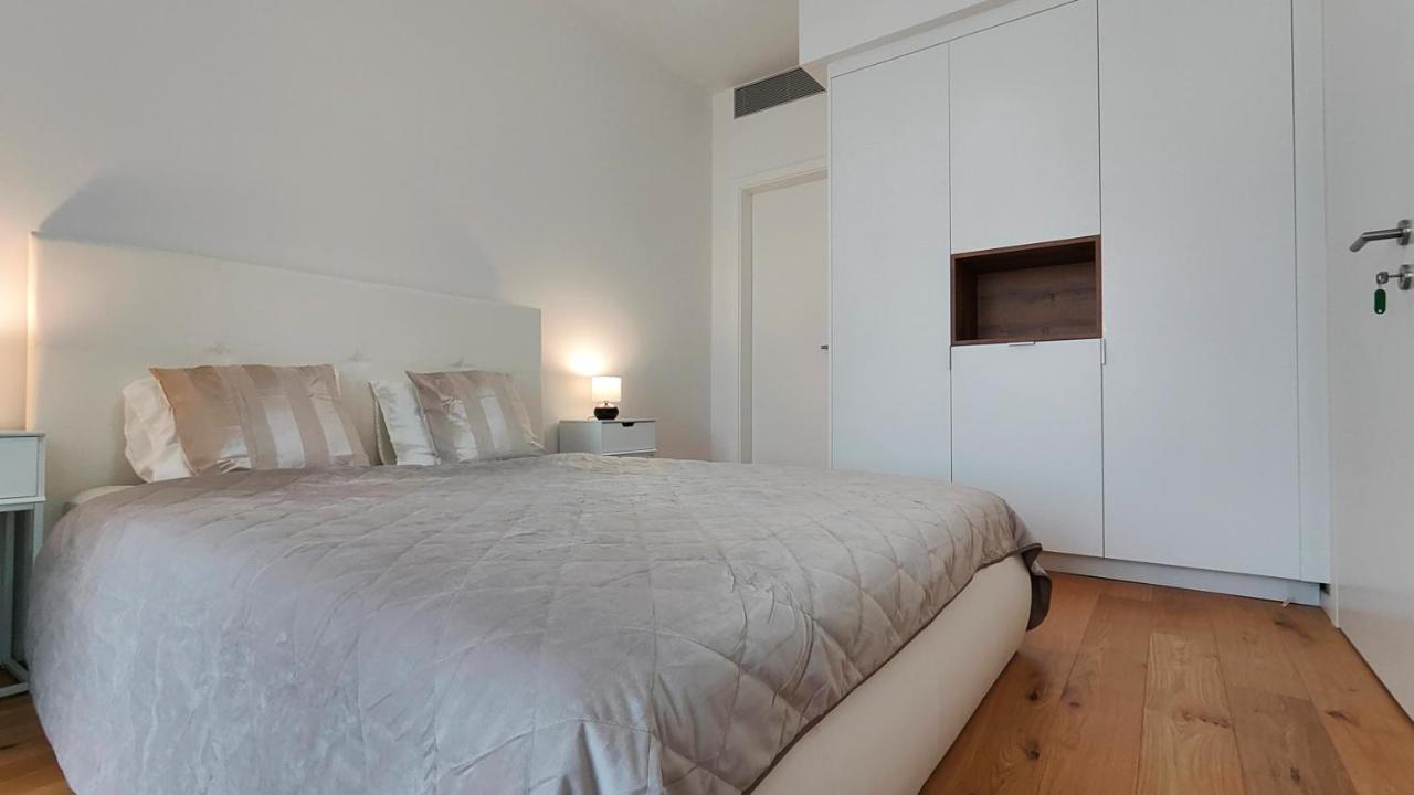 Beautiful 1 - Bedroom In Downtown Apartment Bratislava