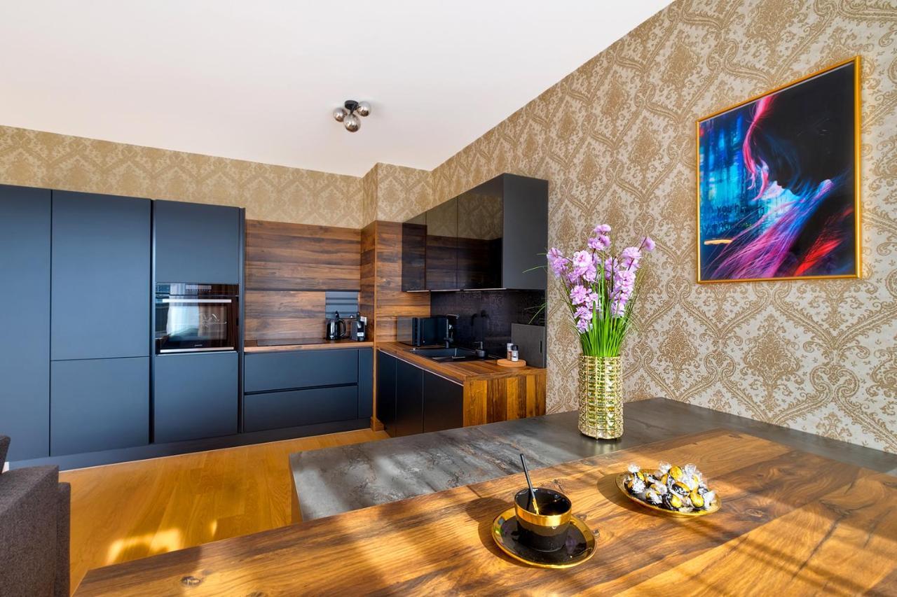 Klinger Downtown High Floor Apartment