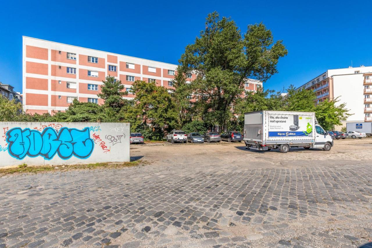 Sofia - With Parking Apartment Bratislava