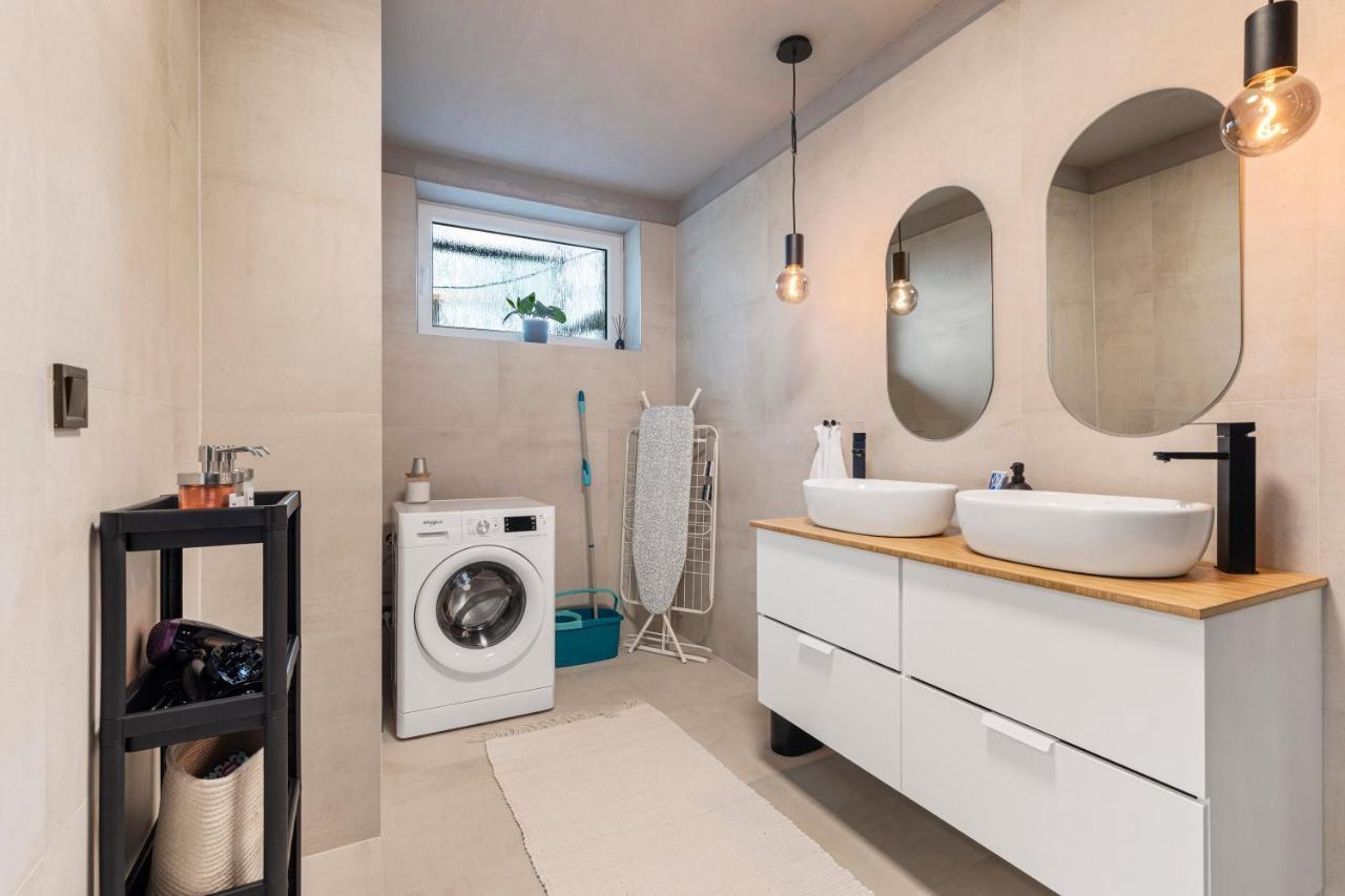 Apartment Sofia - With Parking Bratislava