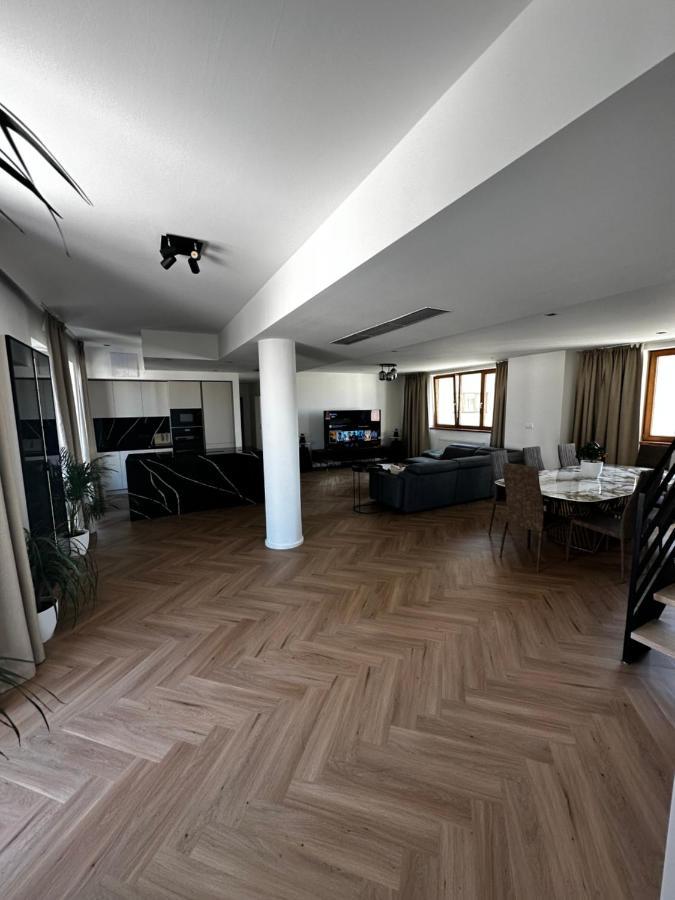 Apartment Luxury Penthouse At The Historical Centre With Free Parking *