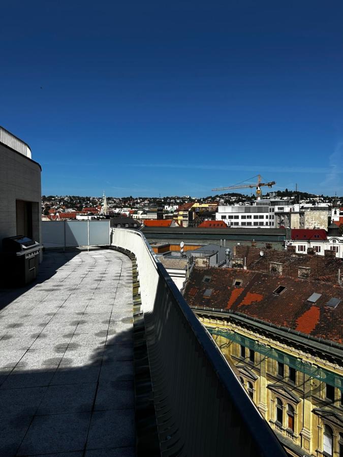 Luxury Penthouse At The Historical Centre With Free Parking Apartment