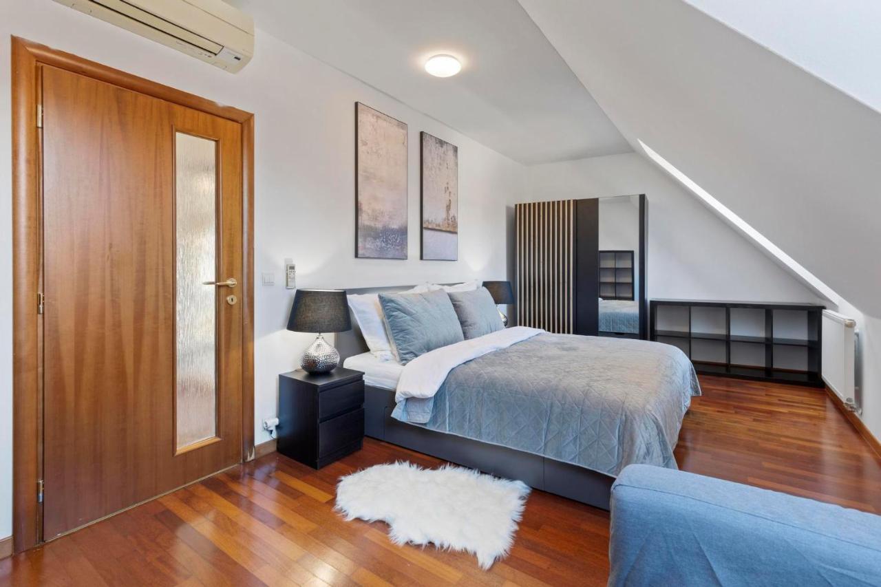Urban Elegance Retreat *