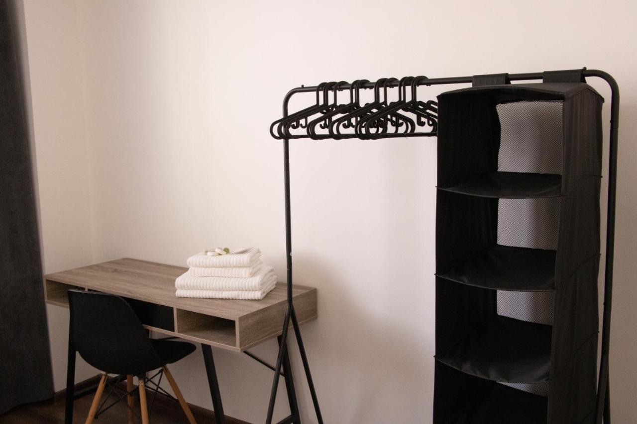 Spacious 3-bedroom Modern - Newly Furnished *