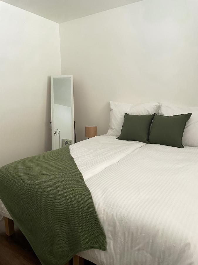 Spacious 3-bedroom Modern - Newly Furnished * Bratislava