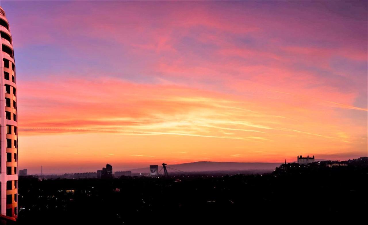 Apartment Prestigious Sky Park - View - Traveller Awards 2024 Bratislava