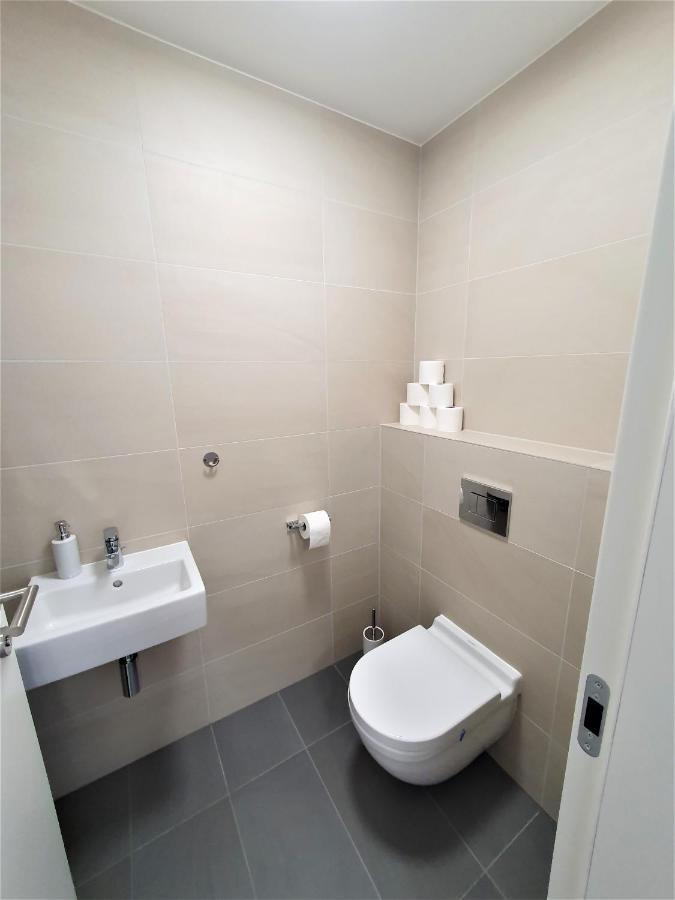 Prestigious Sky Park - View - Traveller Awards 2024 Apartment Bratislava