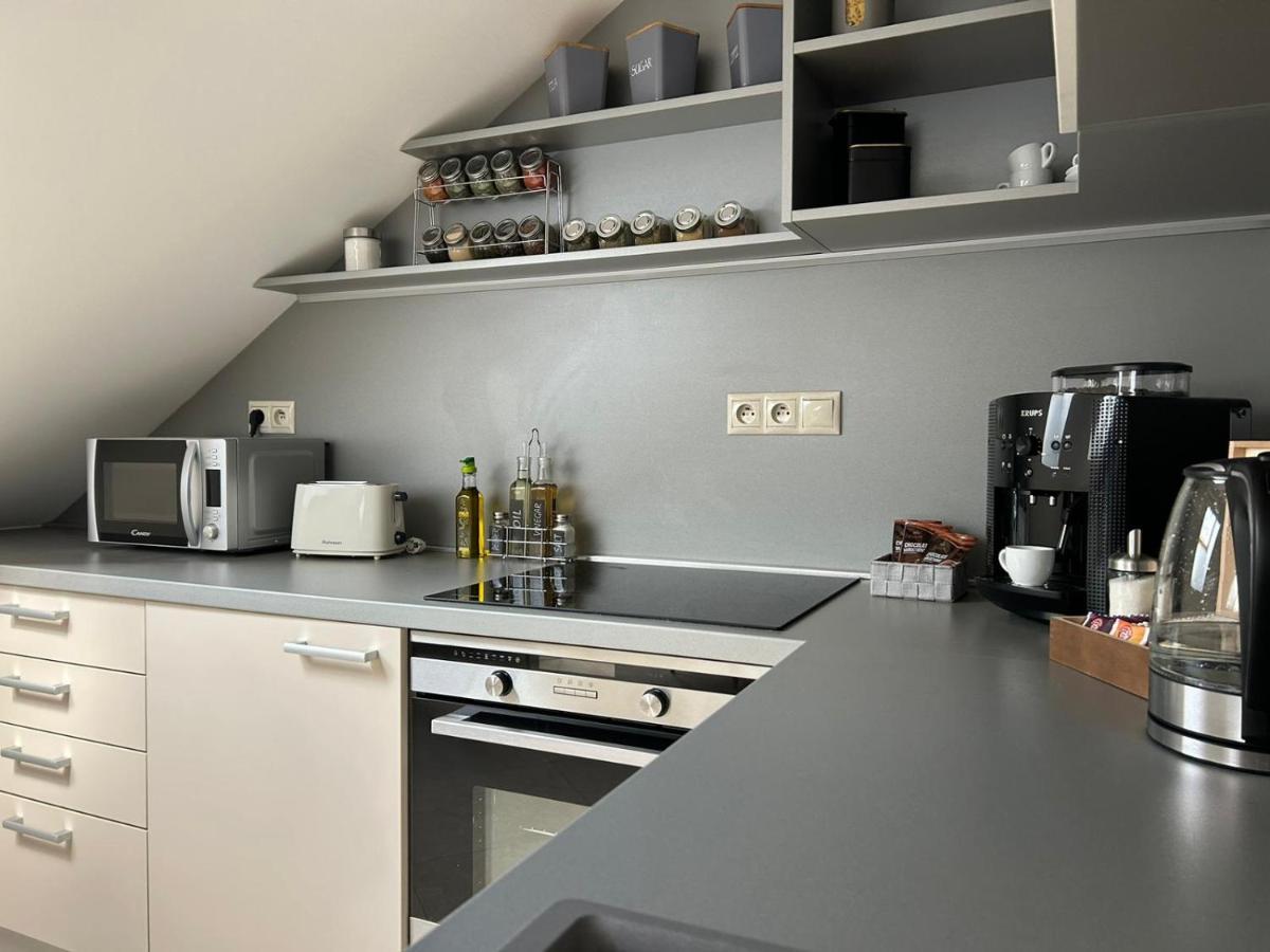Leo Free Parking - President Palace Apartment *