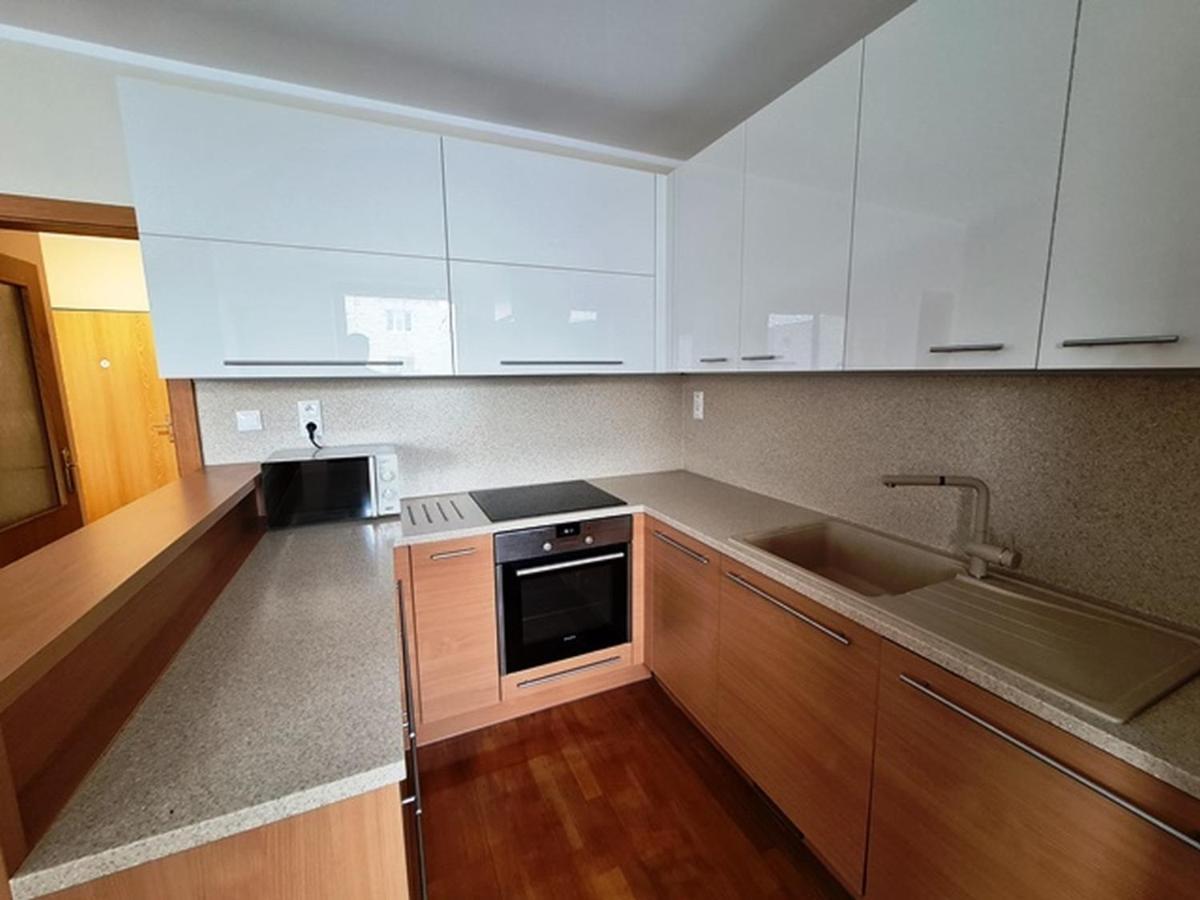 'active Life' - Near To Hockey, Football And Basketball Stadium, Vivo Shopping Center - Air Conditioned *
