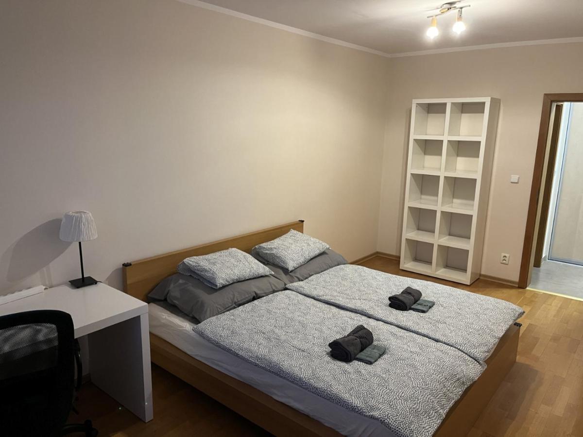 'active Life' - Near To Hockey, Football And Basketball Stadium, Vivo Shopping Center - Air Conditioned Bratislava