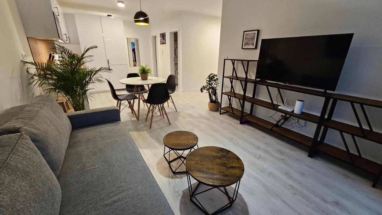 Apartment 2 With Terrace, New Building, 2bk *