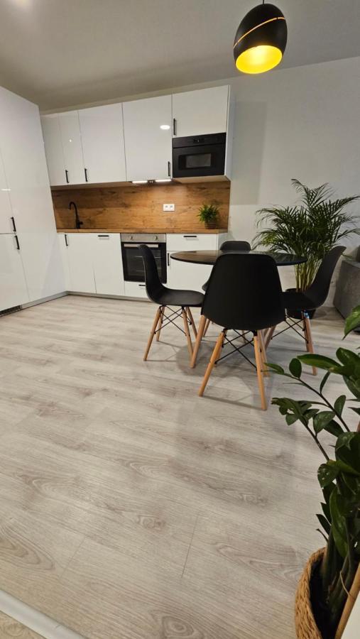 Apartment 2 With Terrace, 2ak *
