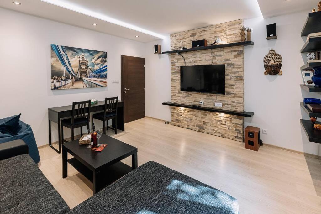 Apartment Modern Elegance Retreat