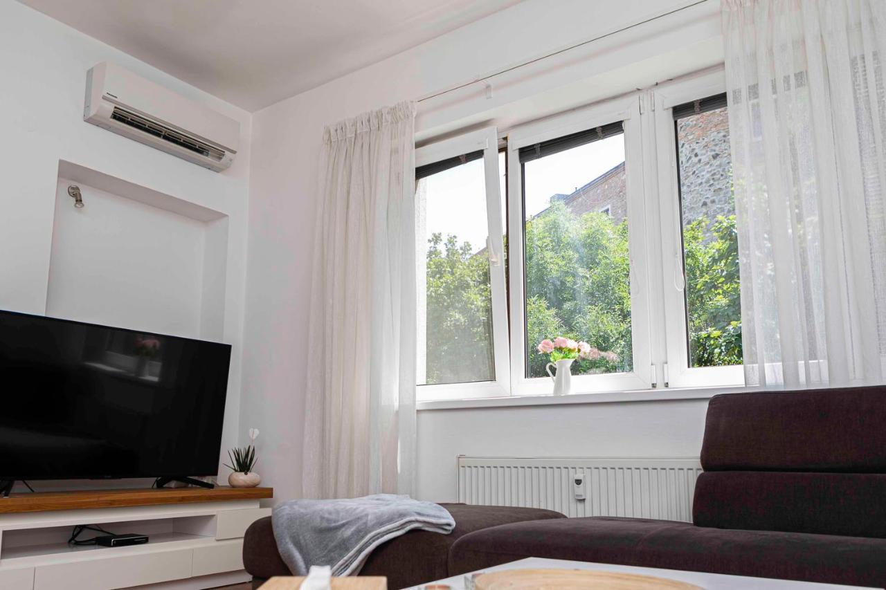 Castle View With Free Parking Apartment Bratislava
