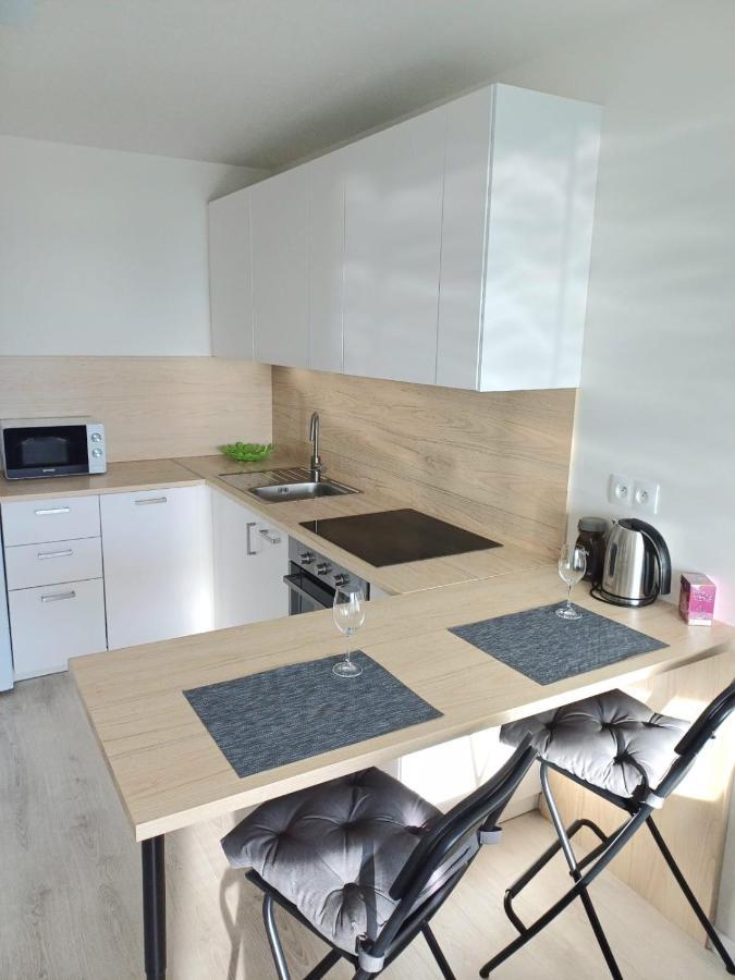 New 5 Minutes By Walk From The Airport With Free Garage Parking *