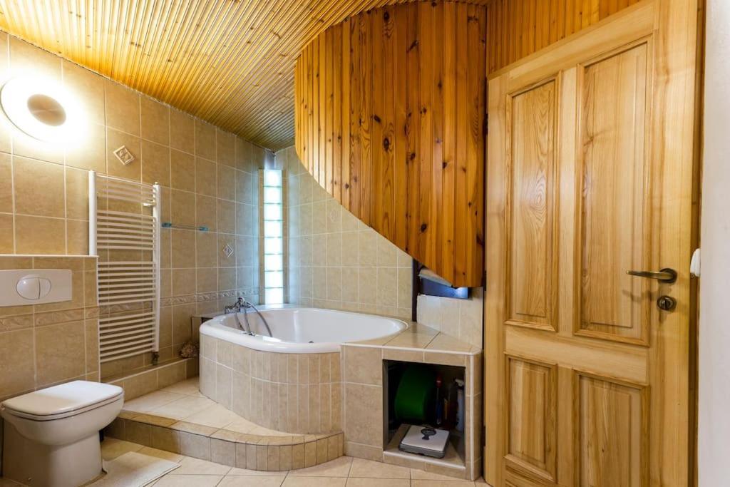 Rooftop 180m2 Loft With Private Sauna, Apartment