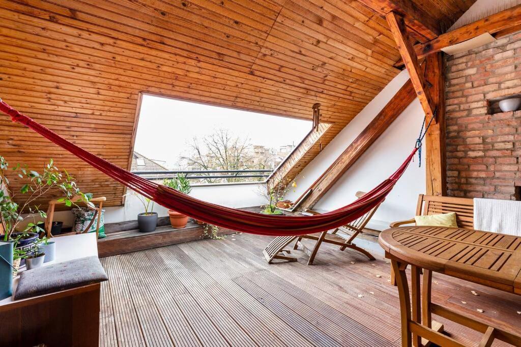 Rooftop 180m2 Loft With Private Sauna, Apartment