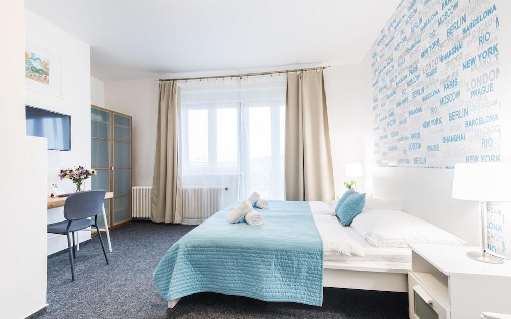 Petit Hotel 3*