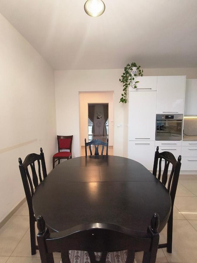 Modern & Cozy House With 3 Bed And Garden Dovolenkový dom Bratislava