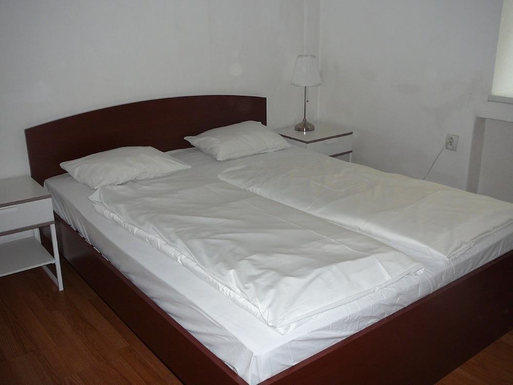 Fukas Apartments-lermontova Hotel