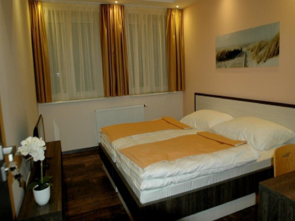 Apartment Apartments Viktor
