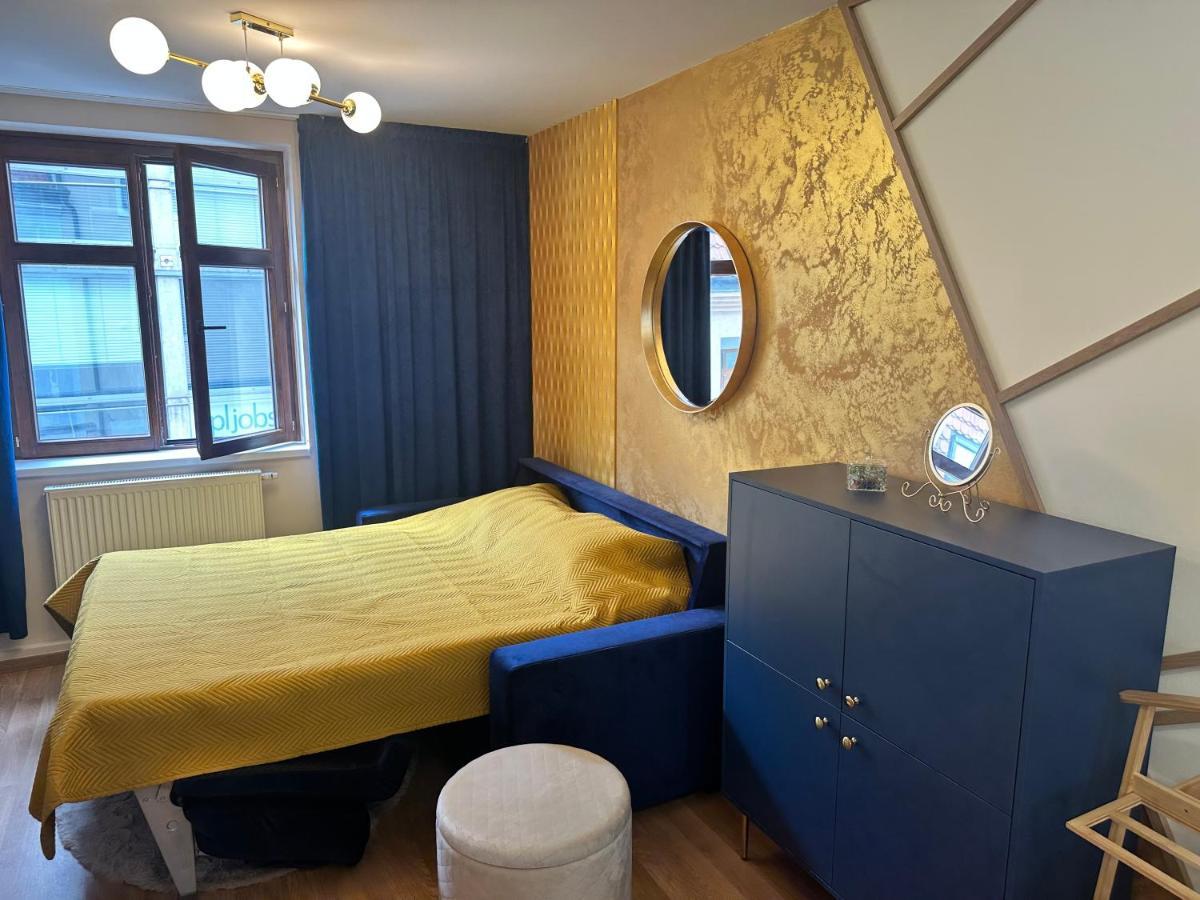 Blue House - Old Town, Ac Apartment Bratislava