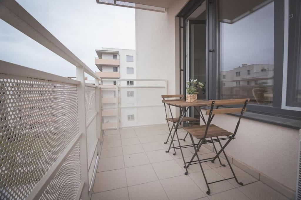 Novy Stylovy Byt, Blizko Letiska Apartment *