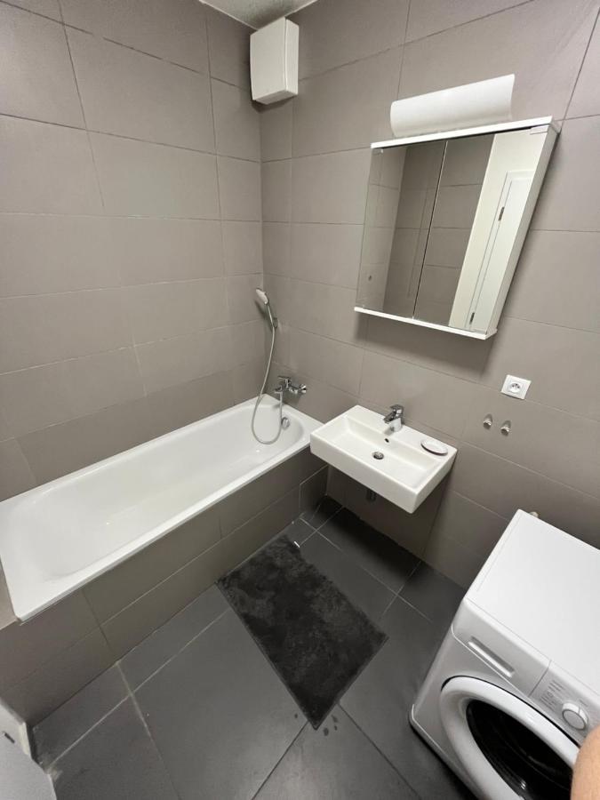 Apartment Free 1x Parking And Free Wifi New Suncatcher Bratislava