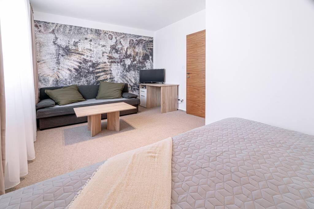Apartmán By Pyramide: Sylvestr Bratislava