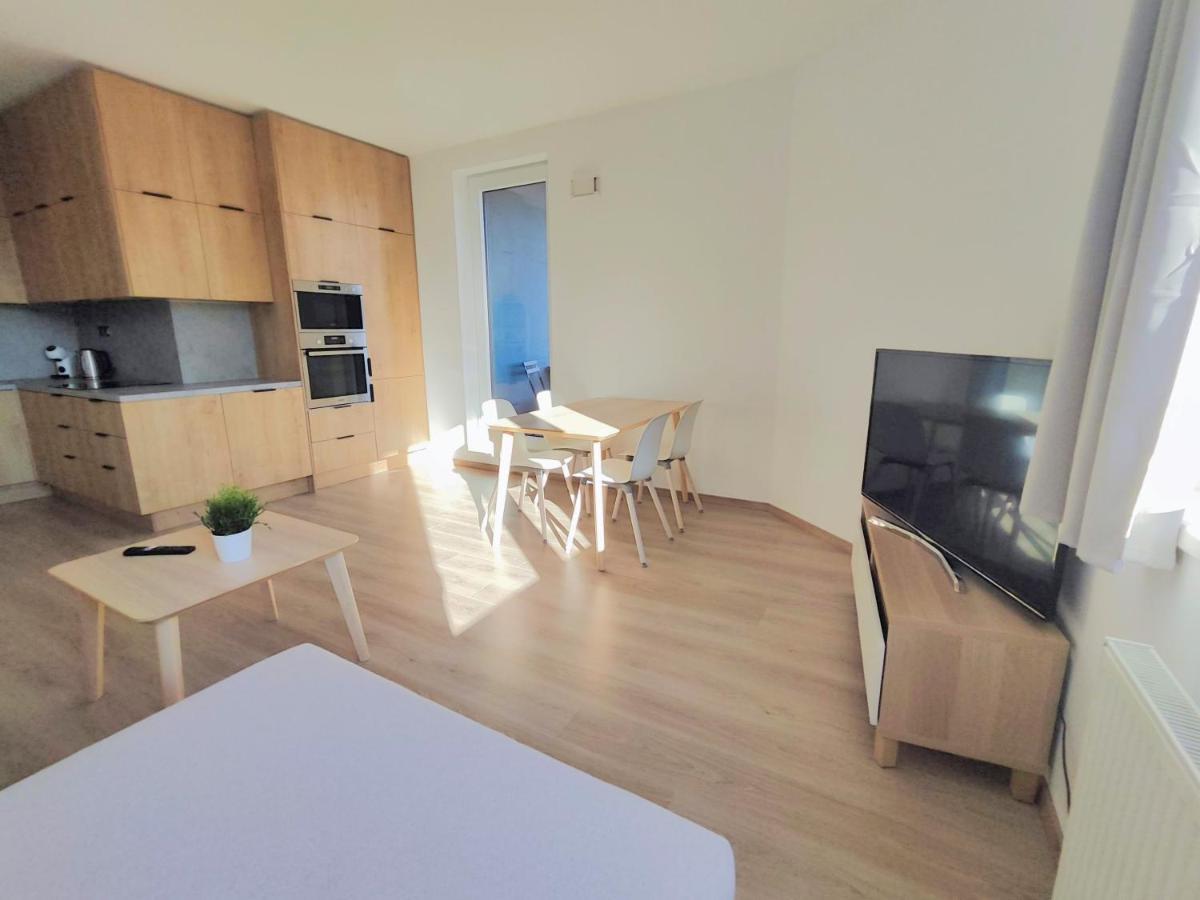 Schanz - Quietly Oriented - Private Parking - Balcony Apartment *
