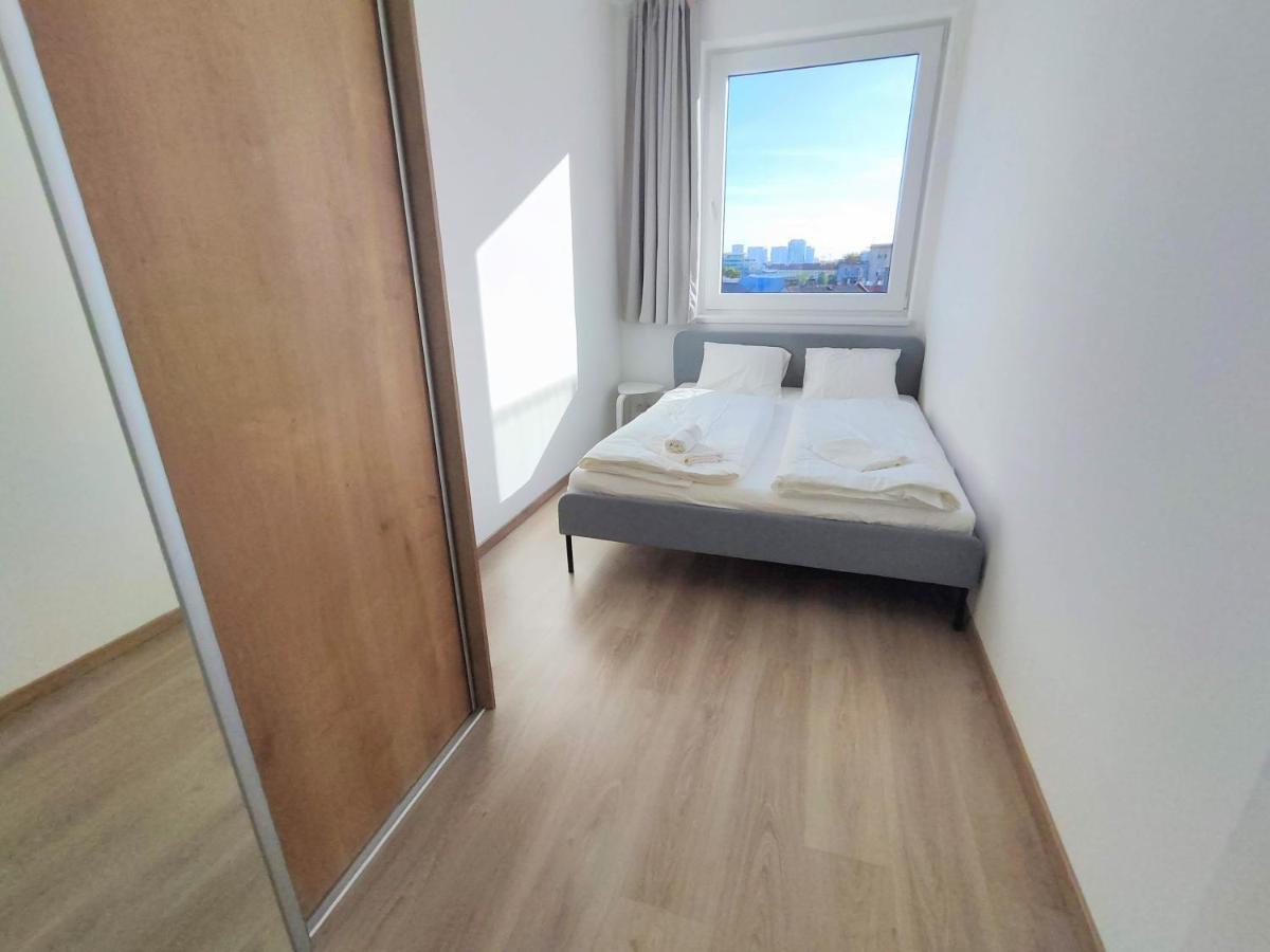 Schanz - Quietly Oriented - Private Parking - Balcony Apartment Bratislava