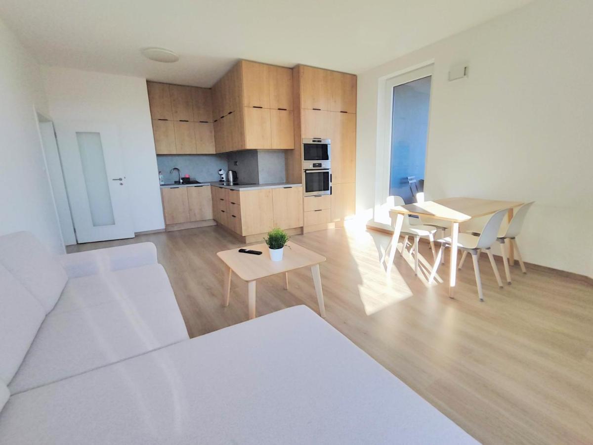 Schanz - Quietly Oriented - Private Parking - Balcony Apartment