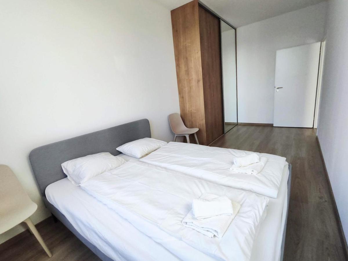 Schanz - Quietly Oriented - Private Parking - Balcony Apartment Bratislava